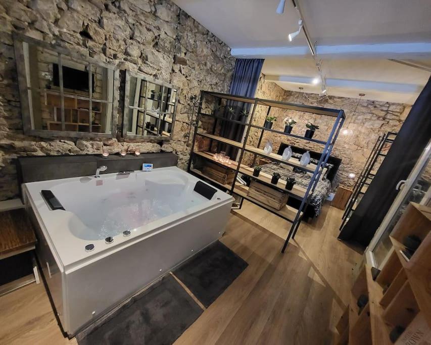 Le 79 Balneo Loft Deco Authentique Centre Climatisation Apartment Sete